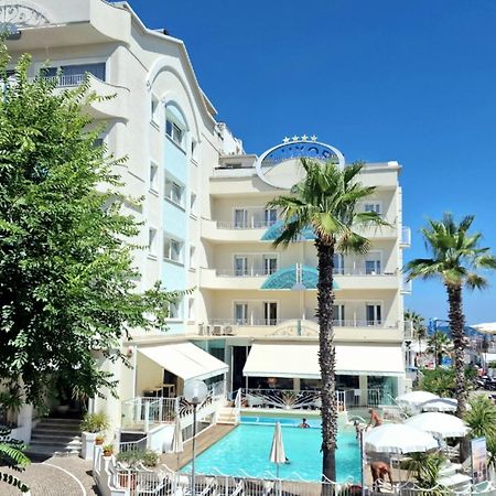 Luxor Beach Boutique Hotel Cattolica Exterior foto