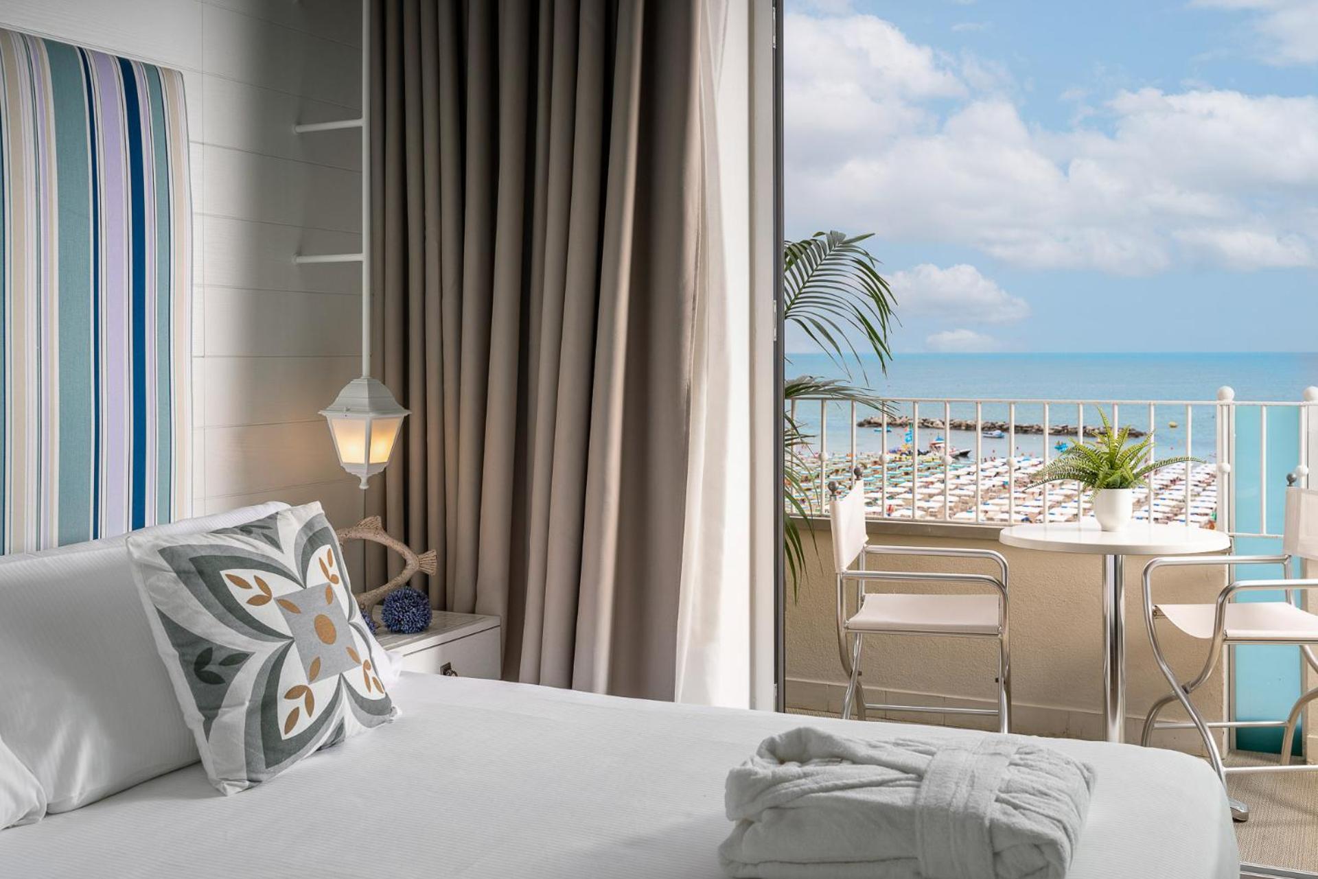 Luxor Beach Boutique Hotel Cattolica Exterior foto